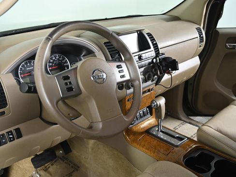 Used 2005 Nissan Pathfinder LE w/ (U01) LE Navigation Pkg image 11