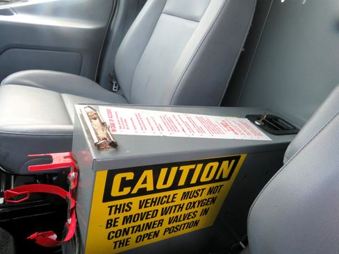 Used 2016 Ford Transit 350 148 Medium Roof image 21