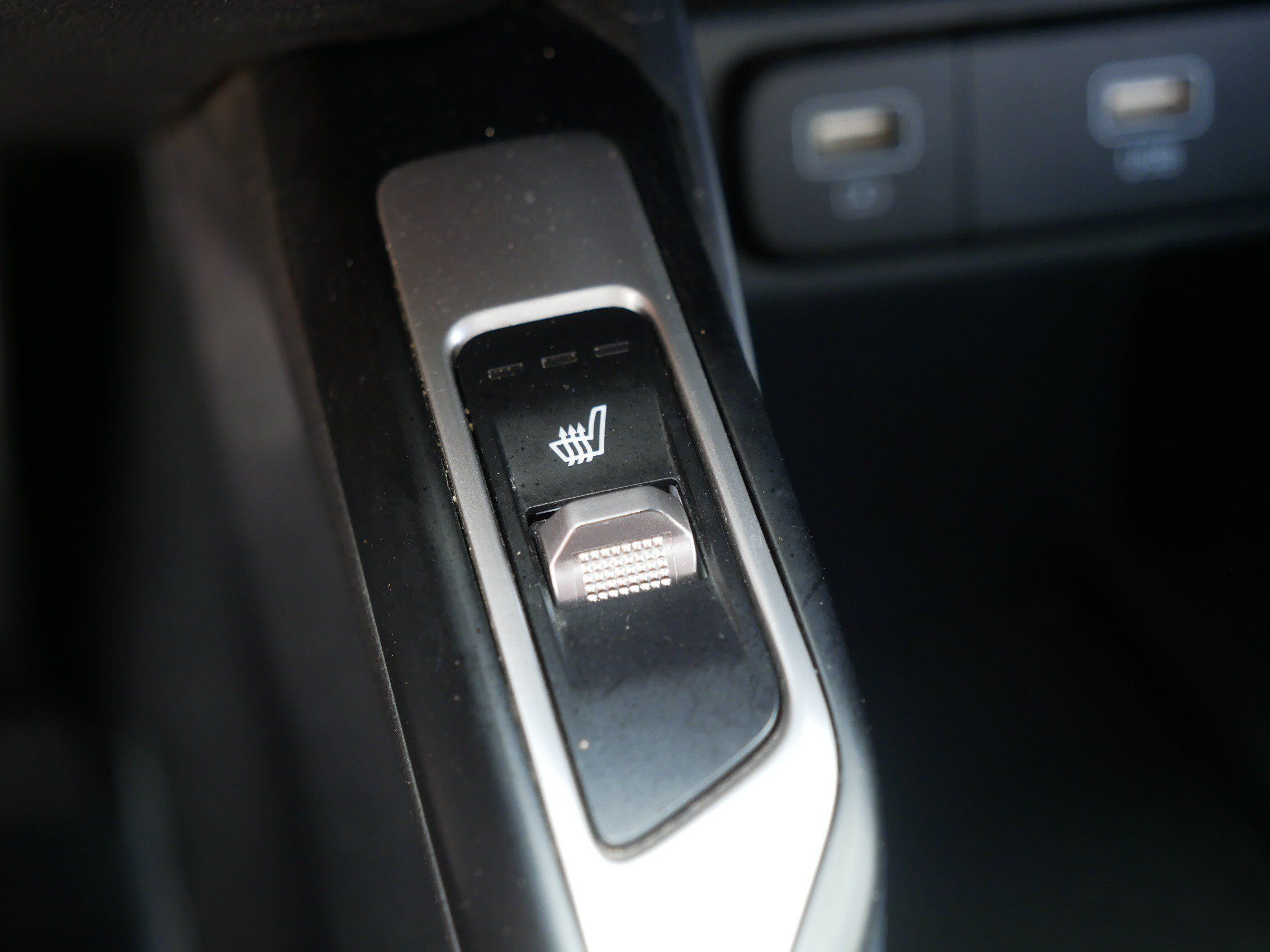 Used 2023 Kia Sorento S w/ Panoramic Sunroof Package AWD/4WD image 31