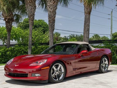 Used 2007 Chevrolet Corvette Convertible w/ Performance Package RWD image 2