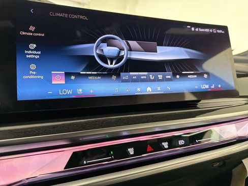 New 2026 BMW 740i xDrive AWD/4WD image 25