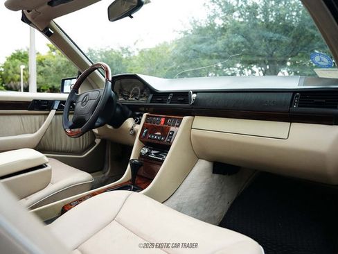 Used 1995 Mercedes-Benz E 320 Convertible image 34