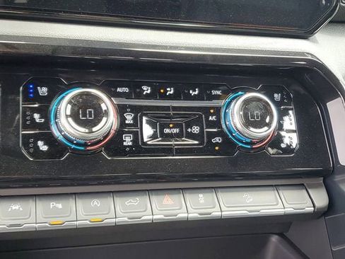 New 2026 GMC Sierra 1500 AT4 AWD/4WD image 24