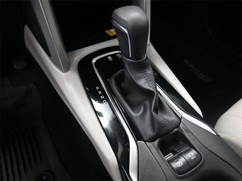 Used 2023 Toyota Corolla Cross LE image 9