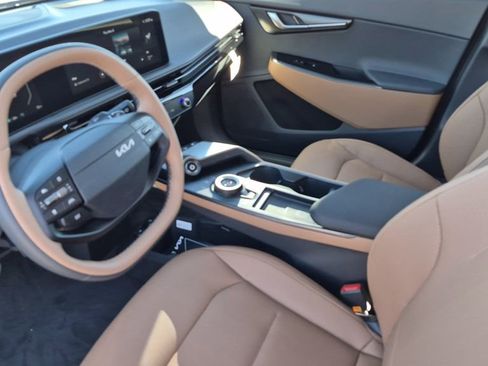 New 2025 Kia EV6 Wind image 10