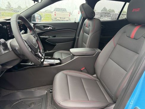 New 2026 Chevrolet Trax RS w/ Sunroof Package FWD image 17