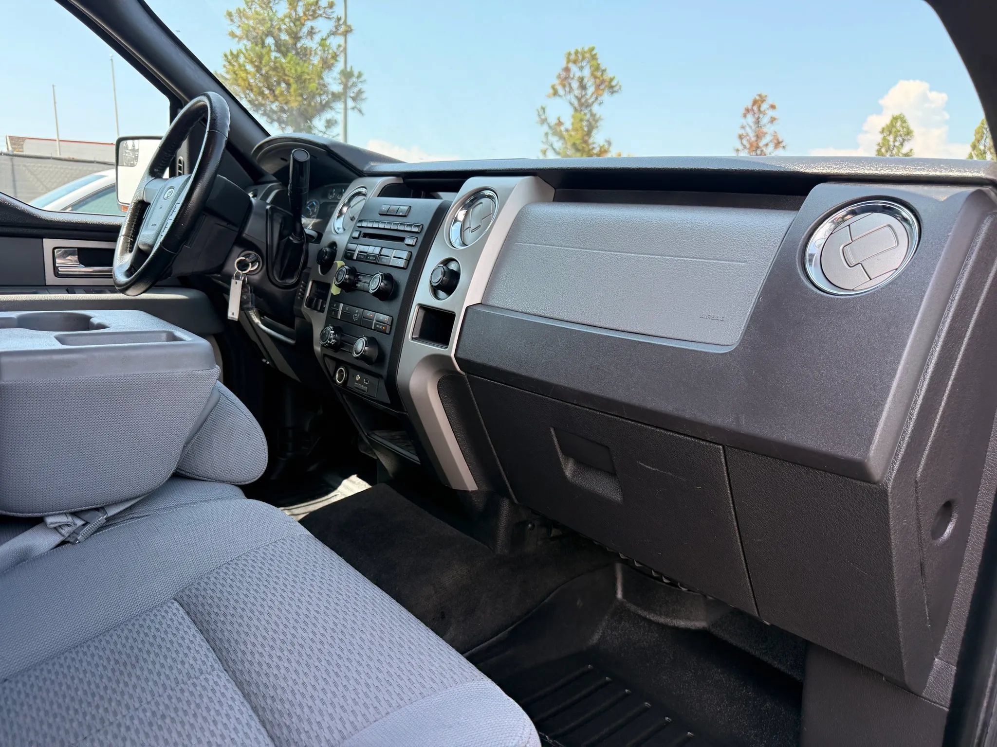 Used 2011 Ford F150 XLT w/ XLT Chrome Pkg AWD/4WD image 19