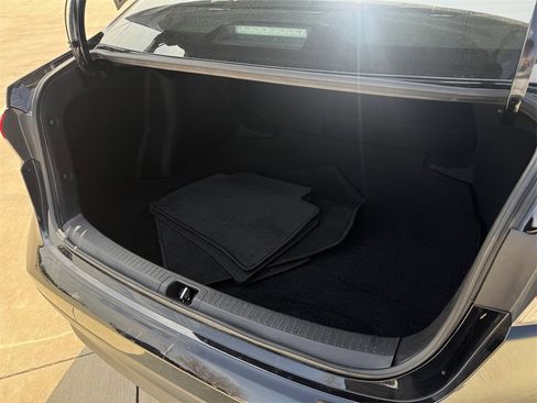 Used 2023 Toyota Corolla LE image 29