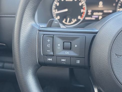 Used 2024 Nissan Pathfinder S image 33