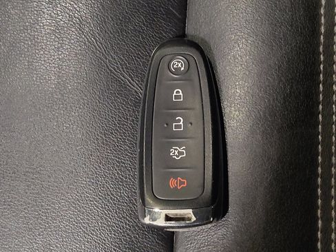 Used 2017 Ford Escape Titanium AWD/4WD image 32