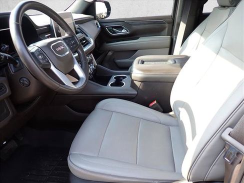 Used 2022 GMC Yukon SLT w/ SLT Luxury Package AWD/4WD image 11
