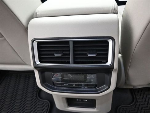 New 2026 Volkswagen Atlas SE image 27