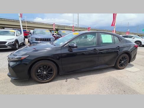Used 2025 Toyota Camry LE FWD image 43