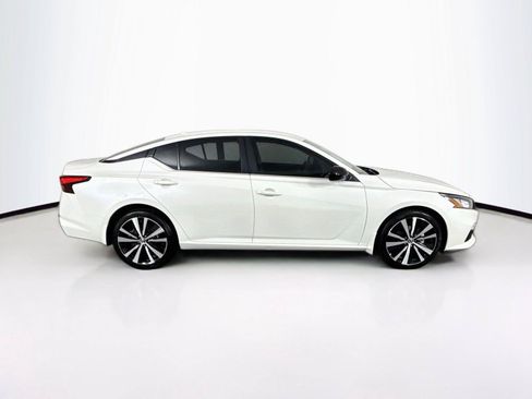 Used 2022 Nissan Altima 2.5 SR AWD/4WD image 9