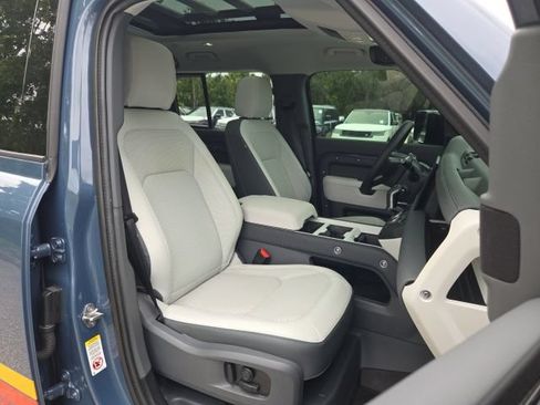 Used 2025 Land Rover Defender 110 S AWD/4WD image 12
