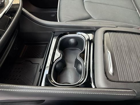 New 2026 Chrysler Pacifica Limited FWD image 17