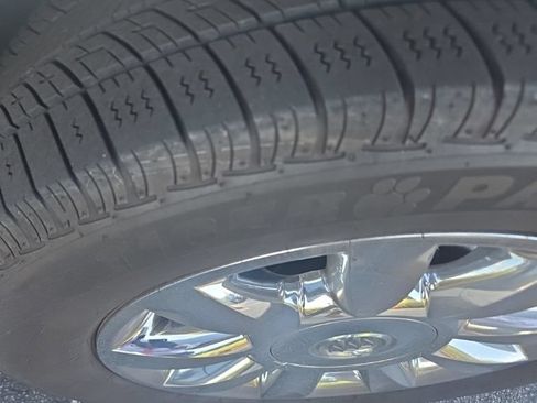 Used 2014 Buick Enclave Leather FWD image 3