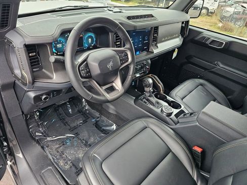 New 2025 Ford Bronco Badlands w/ Sasquatch Package image 2