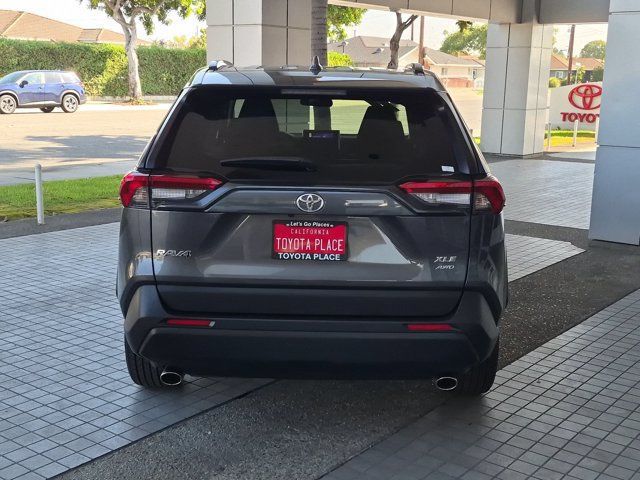 Used 2025 Toyota RAV4 XLE AWD/4WD image 9