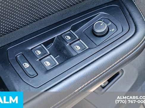 Used 2024 Volkswagen Atlas Cross Sport SE FWD image 48