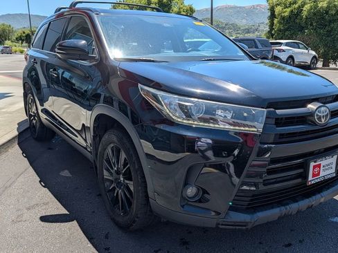 Used 2019 Toyota Highlander SE AWD/4WD image 11
