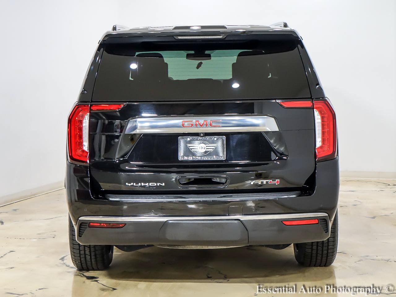 Used 2021 GMC Yukon XL AT4 w/ AT4 Premium Plus Package AWD/4WD image 7