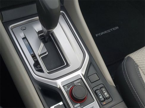 Used 2023 Subaru Forester Premium image 29