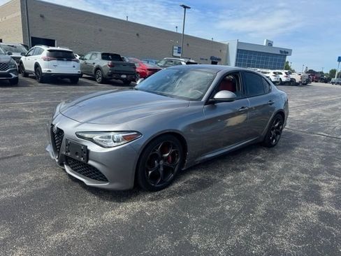Used 2019 Alfa Romeo Giulia Ti Sport w/ Quick Order Package 22U Sport RWD image 4