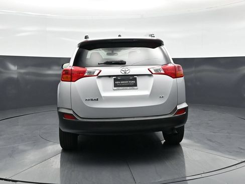 Used 2013 Toyota RAV4 LE FWD image 25