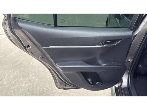 Used 2022 Toyota Camry SE FWD image 17