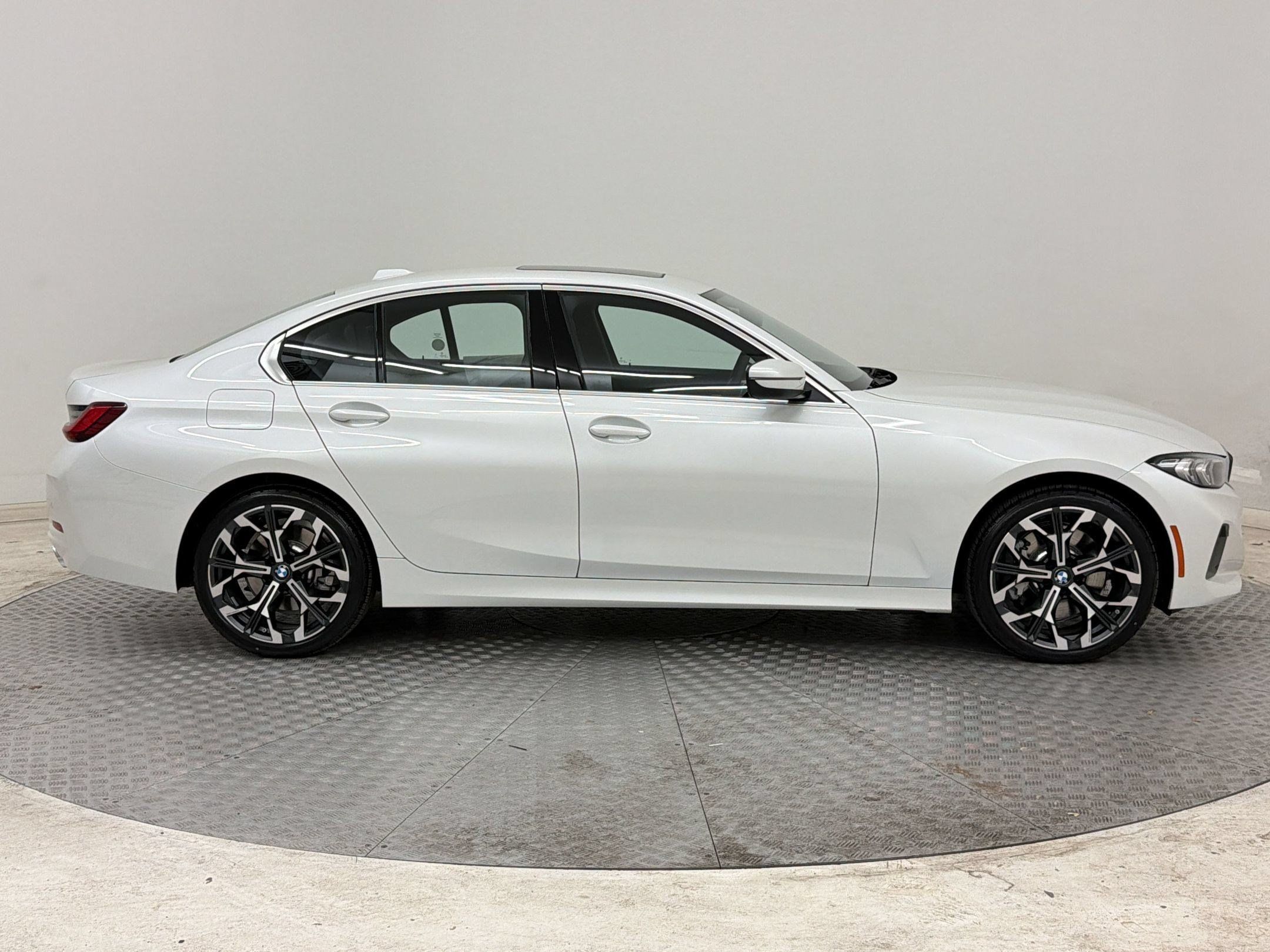 Used 2026 BMW 330i xDrive Sedan w/ Premium Package AWD/4WD image 8