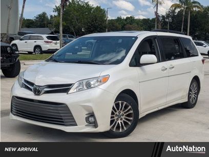 Used 2019 Toyota Sienna XLE w/ XLE Navigation Package
