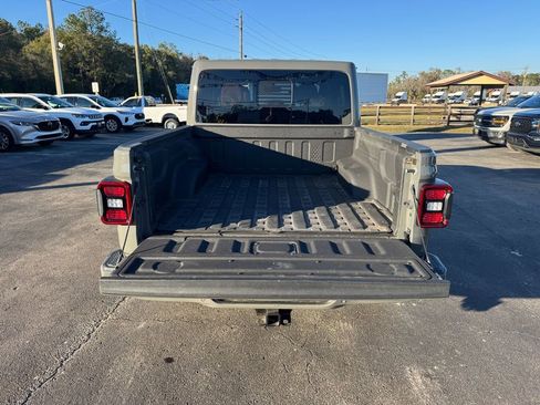 Used 2022 Jeep Gladiator Overland image 22