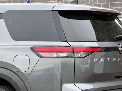 Certified 2024 Nissan Pathfinder S image 9