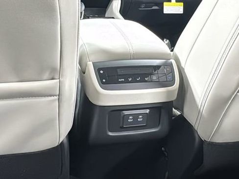 New 2026 Nissan Pathfinder SL image 37