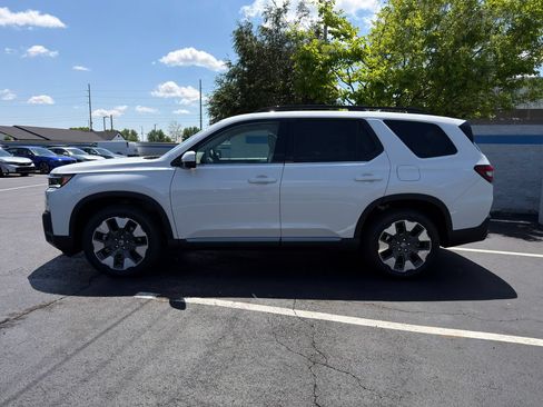 Used 2026 Honda Pilot Elite image 2
