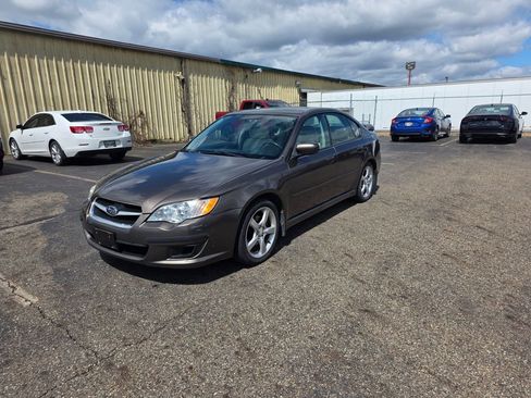Used 2009 Subaru Legacy 2.5i Special Edition AWD/4WD image 7