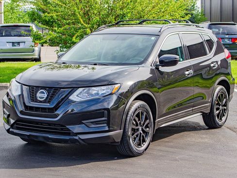 Used 2018 Nissan Rogue SV AWD/4WD image 3