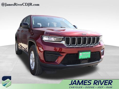 Used 2024 Jeep Grand Cherokee Laredo RWD image 6