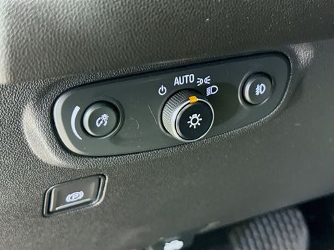 Used 2024 GMC Terrain AT4 image 9