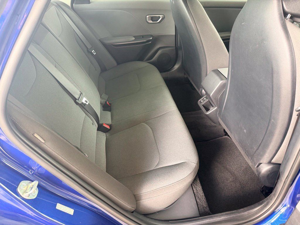 Used 2025 Kia K4 FWD image 32
