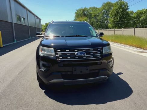 Used 2016 Ford Explorer XLT w/ Equipment Group 202A AWD/4WD image 3