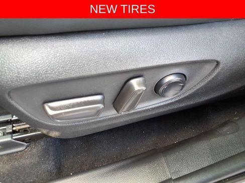 Used 2024 Toyota Highlander XLE AWD/4WD image 18