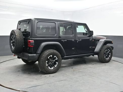Used 2024 Jeep Wrangler Unlimited Rubicon w/ Convenience Group AWD/4WD image 7