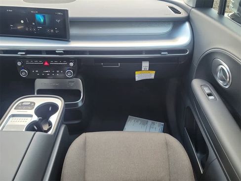 New 2026 Hyundai Ioniq 9 SE image 12