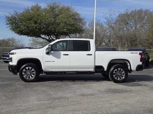 Certified 2024 Chevrolet Silverado 2500 Custom w/ Custom Value Package image 4