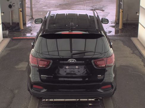 Used 2019 Kia Sorento FWD image 4