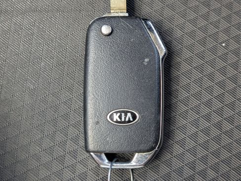 Used 2020 Kia Soul LX FWD image 27