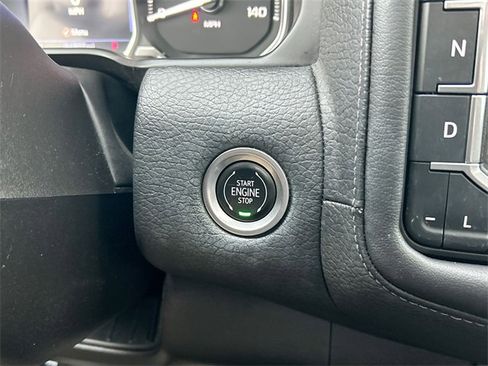 Used 2021 GMC Yukon XL Denali w/ Denali Premium Package image 16