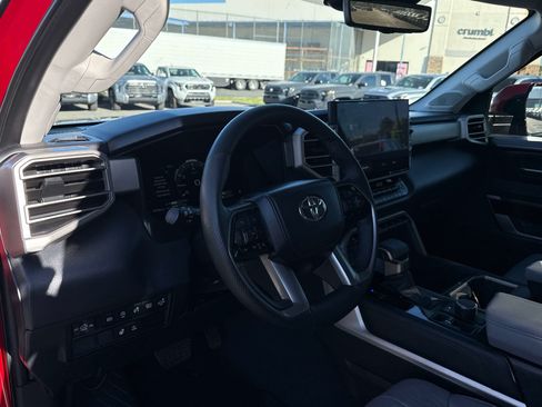 Used 2024 Toyota Tundra Limited AWD/4WD image 10